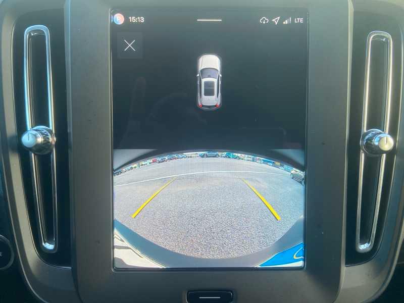 VOLVO XC40 2.0 b3 EssenTiaL AuTo