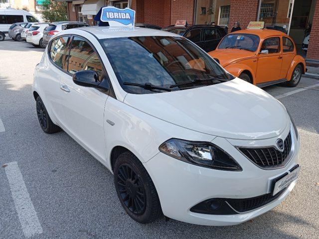 LANCIA Ypsilon 1.0 FireFly 5 porte S&S Hybrid Gold OK NEOPATENTAT