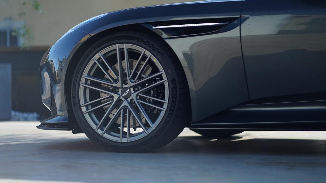 ASTON MARTIN DB12 V8 COUPE 26MY