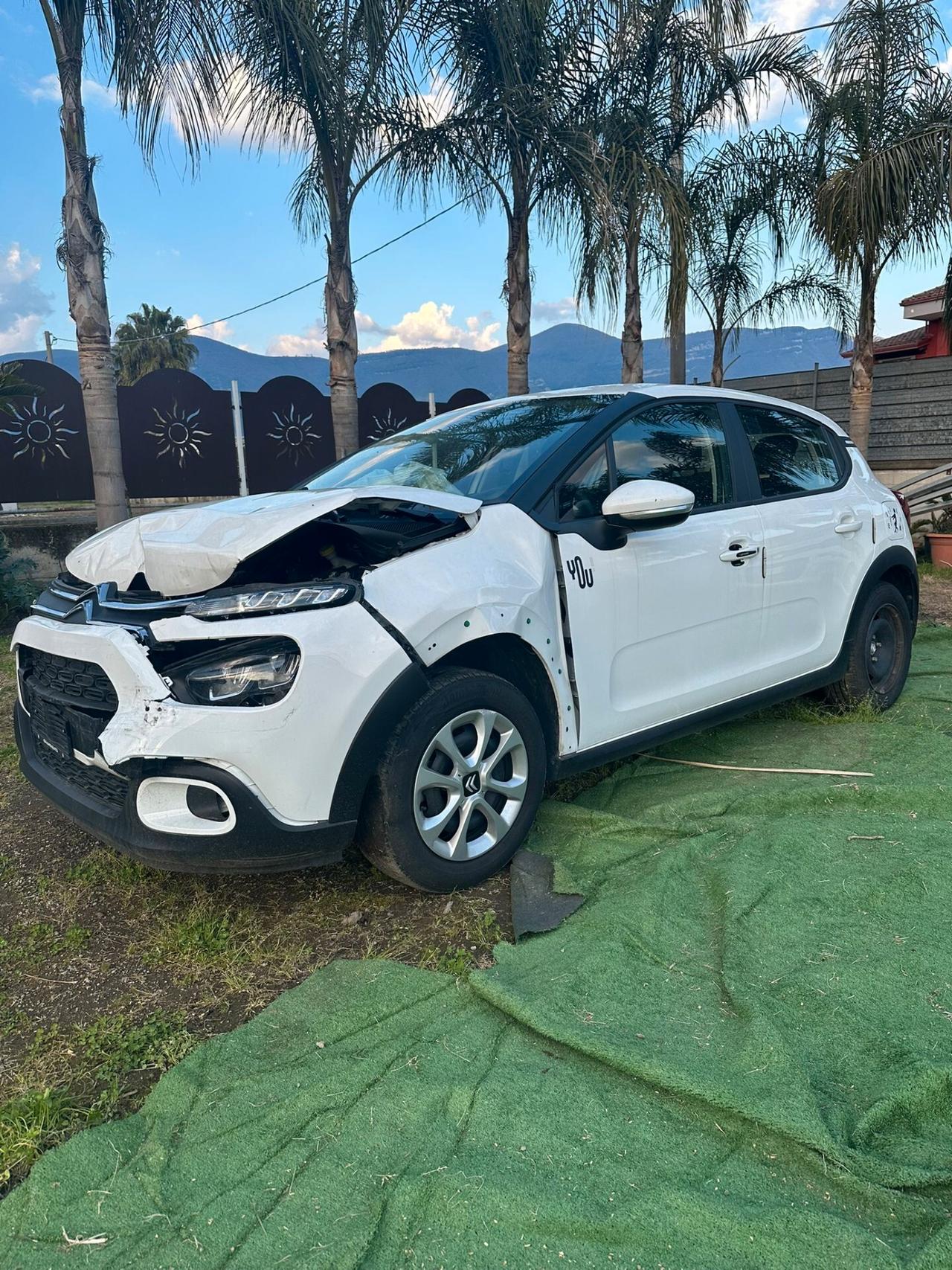 Citroen C3 2023 PureTech Shine SINISTRATA