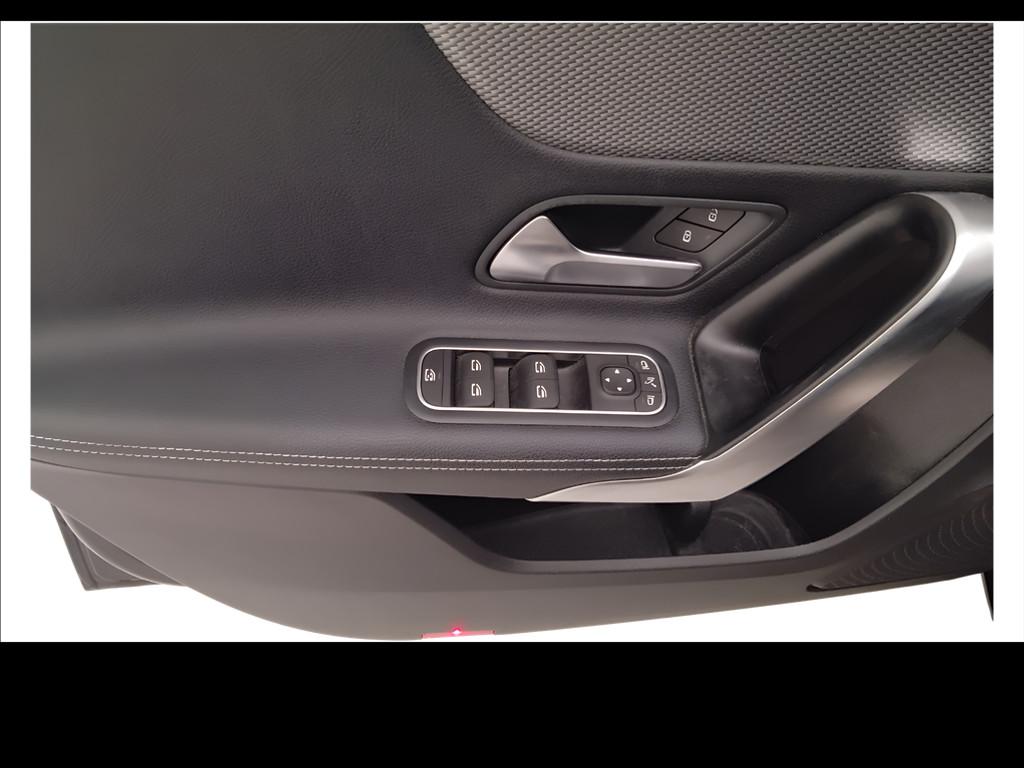 Mercedes-Benz Classe A - W177 2018 - A 180 d Sport Extra auto