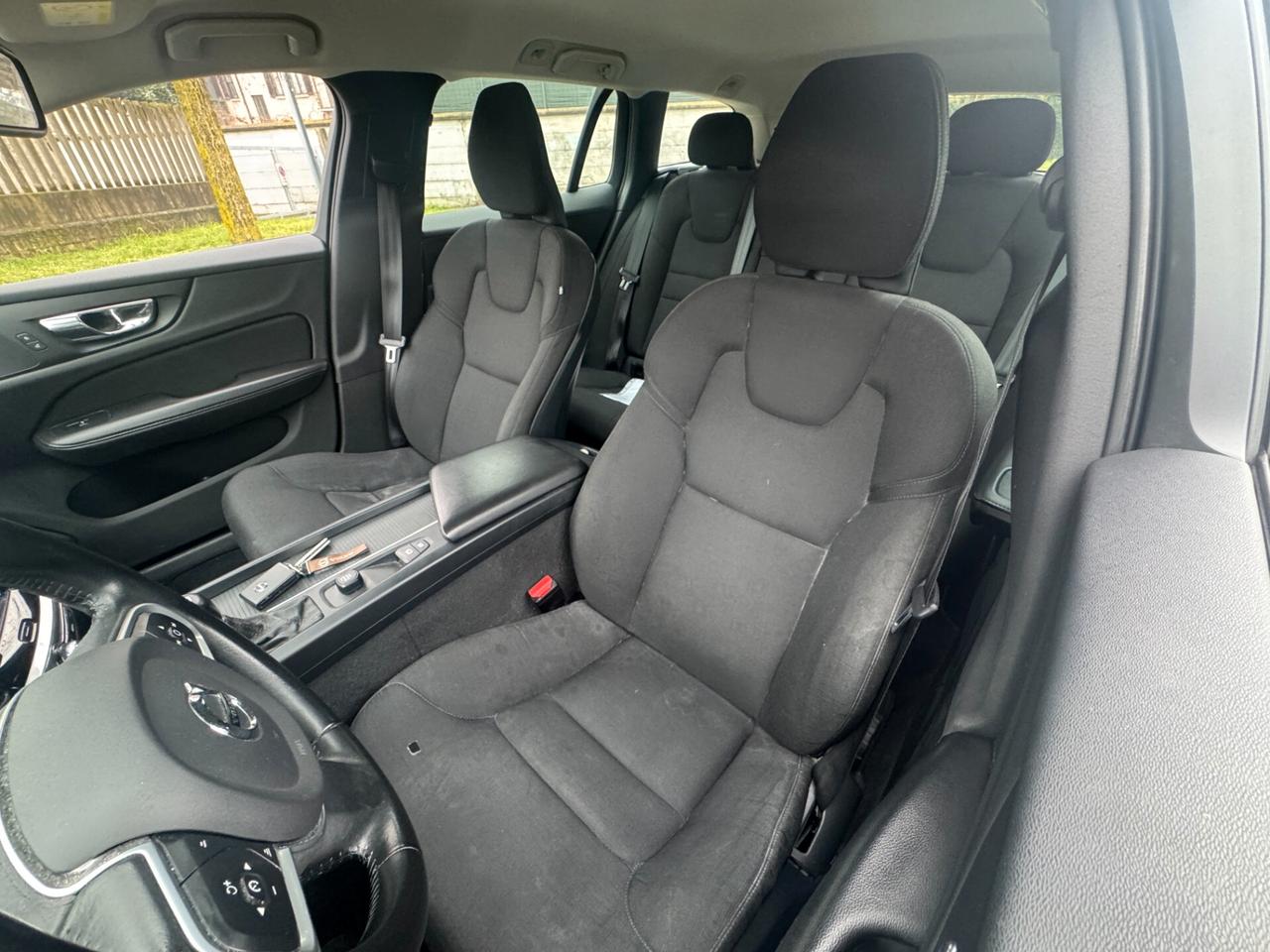 Volvo V60 2.0 d3 Momentum Business Pro auto my21