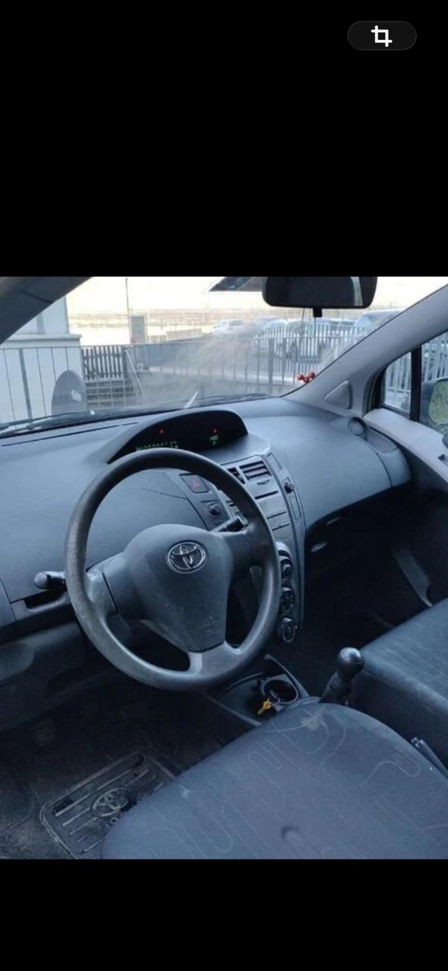 Toyota Yaris 1.0 3 porte SI NEOPATENTATI