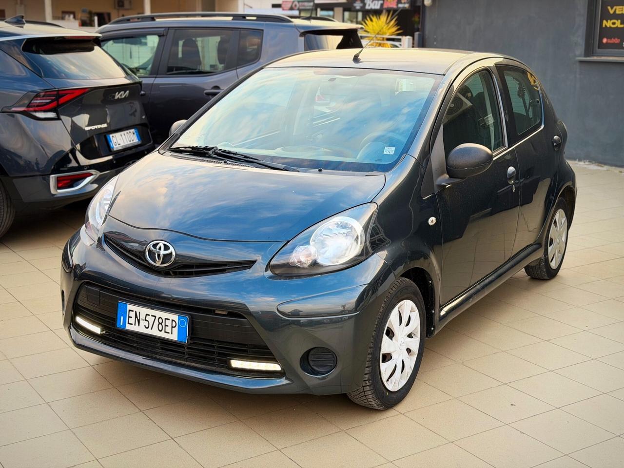 Toyota Aygo 1.0 12V VVT-i 3 porte Lounge Connect