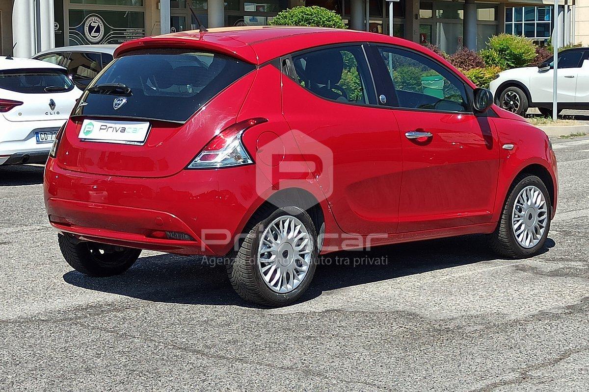 LANCIA Ypsilon 1.2 69 CV 5 porte GPL Ecochic Silver