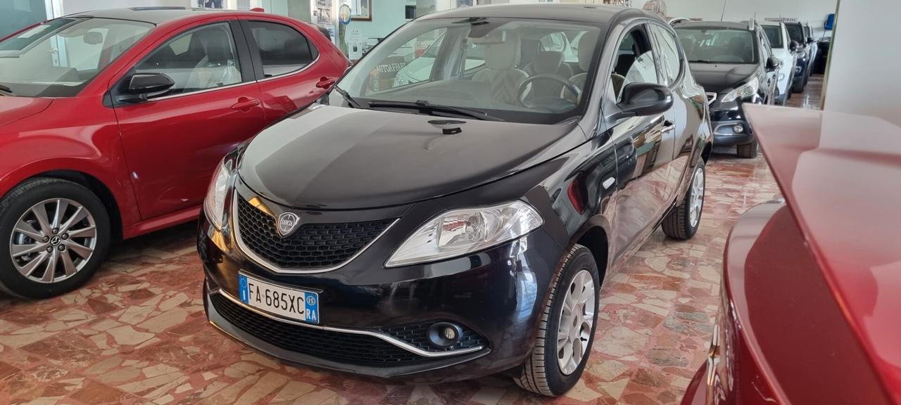 Lancia Ypsilon 0.9 TwinAir 85 CV 5 porte Metano Ecochic Gold