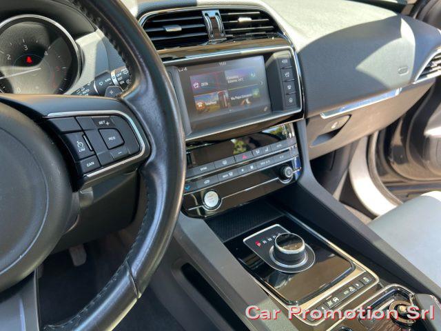 JAGUAR F-Pace 2.0 D 180 CV AWD Prestige