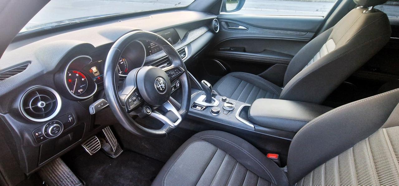 Alfa Romeo Stelvio 2.2 Turbodiesel 190 CV AT8 Q4 Executive