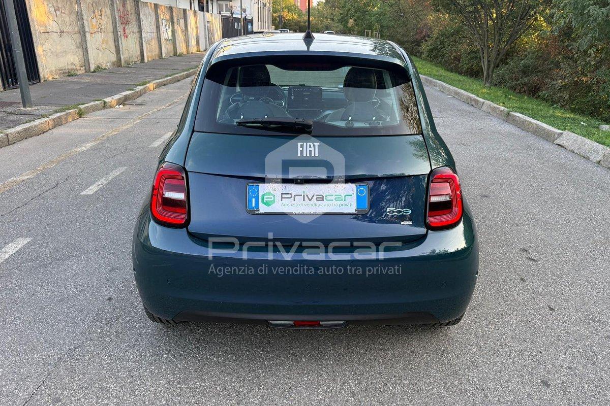 FIAT 500e Berlina 42 kWh La Prima