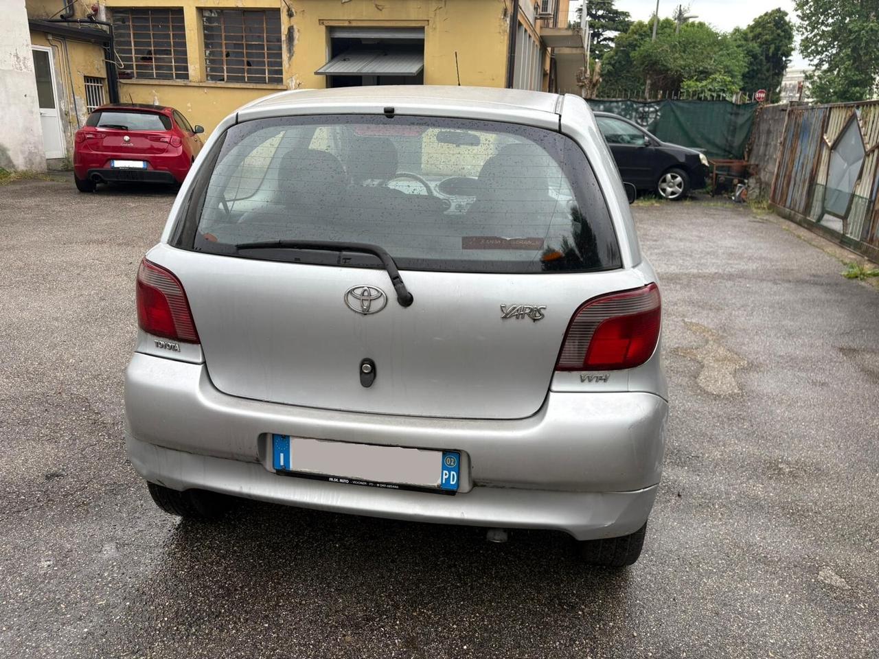TOYOTA Yaris 1.3i 16V GPL cat 3 porte Luna - 2002