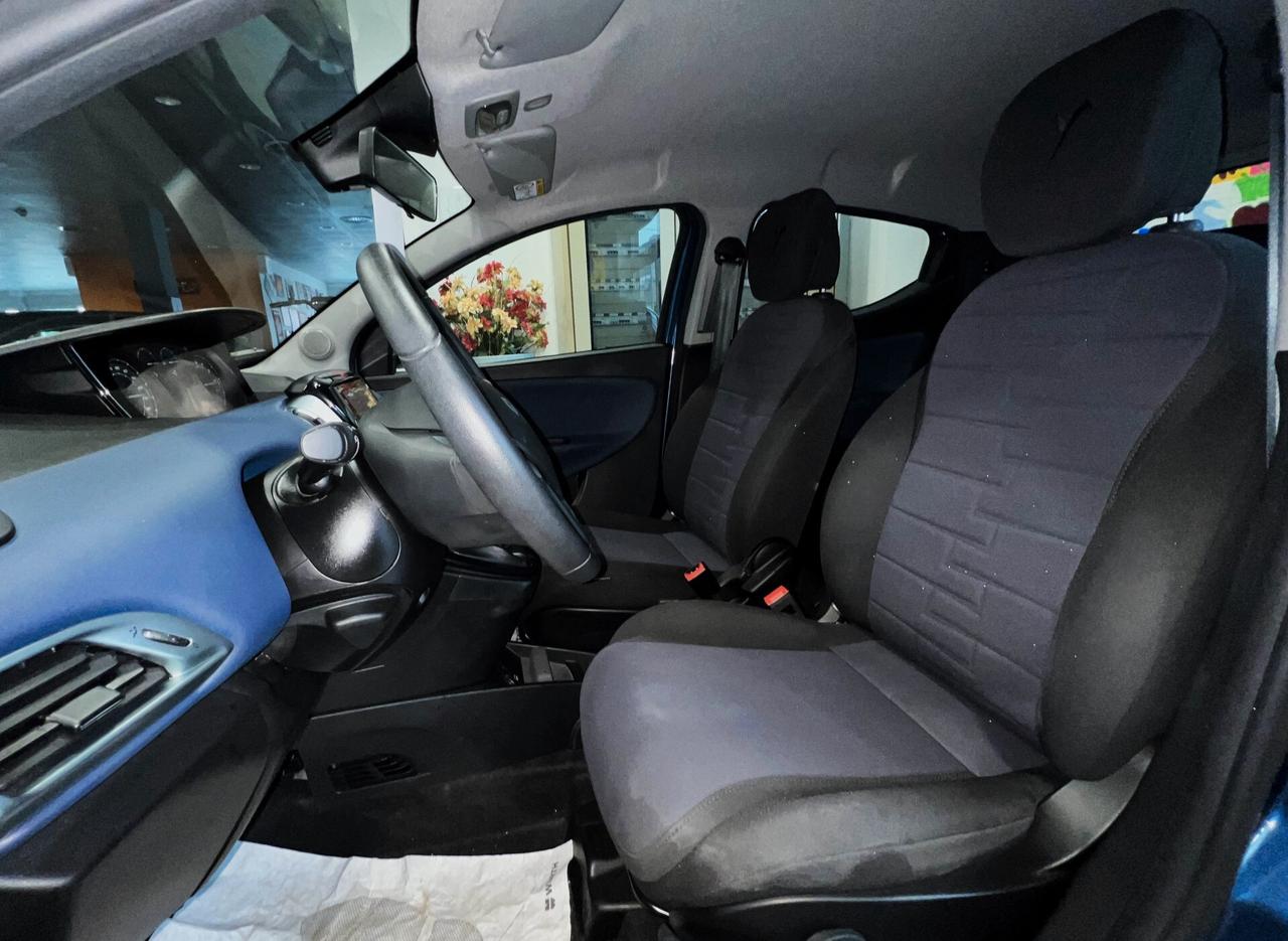 Lancia Ypsilon 1.0 FireFly 5 porte S&S Hybrid Platino