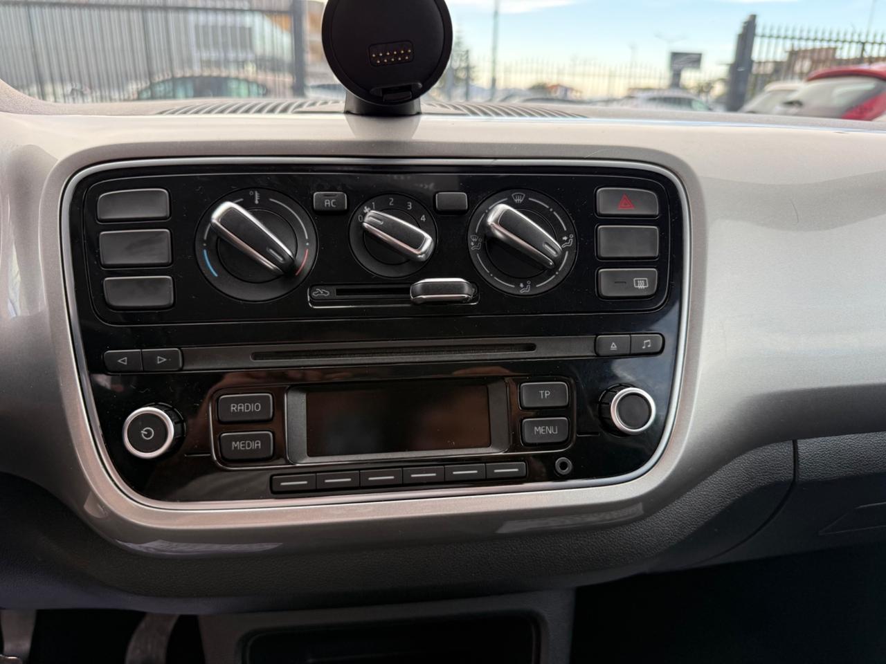 Volkswagen up! 1.0 75 CV 3p.