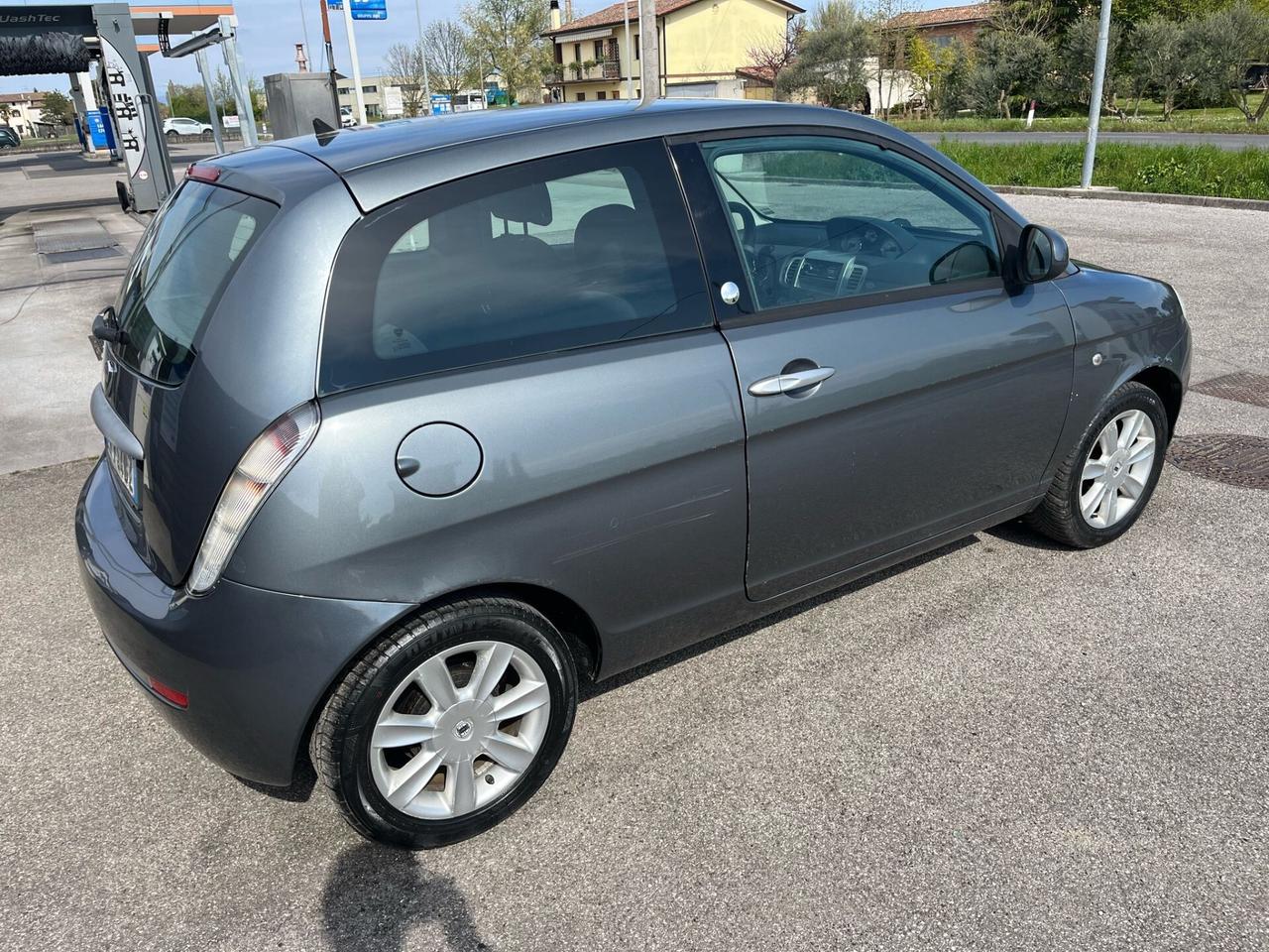 Lancia Ypsilon 1.4 Argento Ecochic GPL