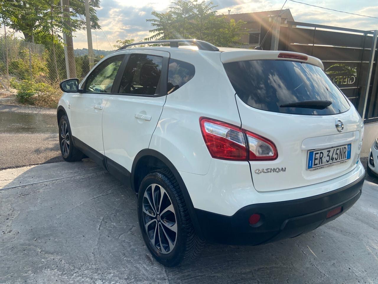 Nissan Qashqai 1.6 dCi Tekna (Tetto-Navi-Retro)