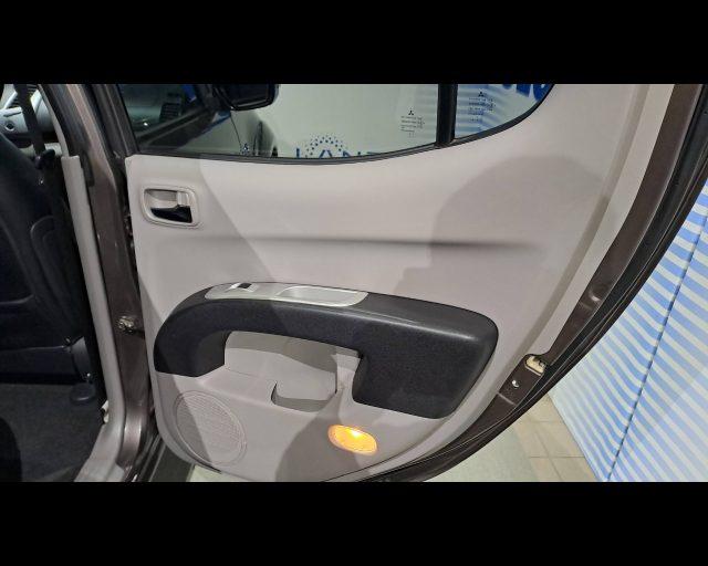 MITSUBISHI L200 d.cab 2.5 di-d Intense N1 E5