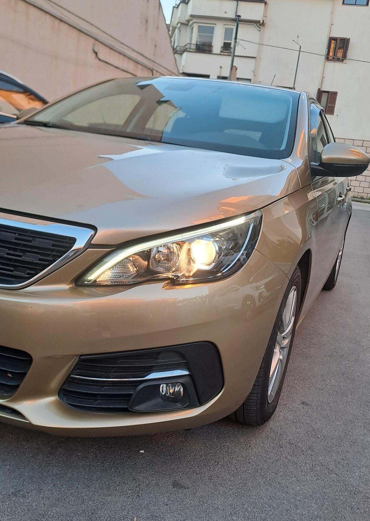 PEUGEOT 308 1.5 BlueHDi 130cv