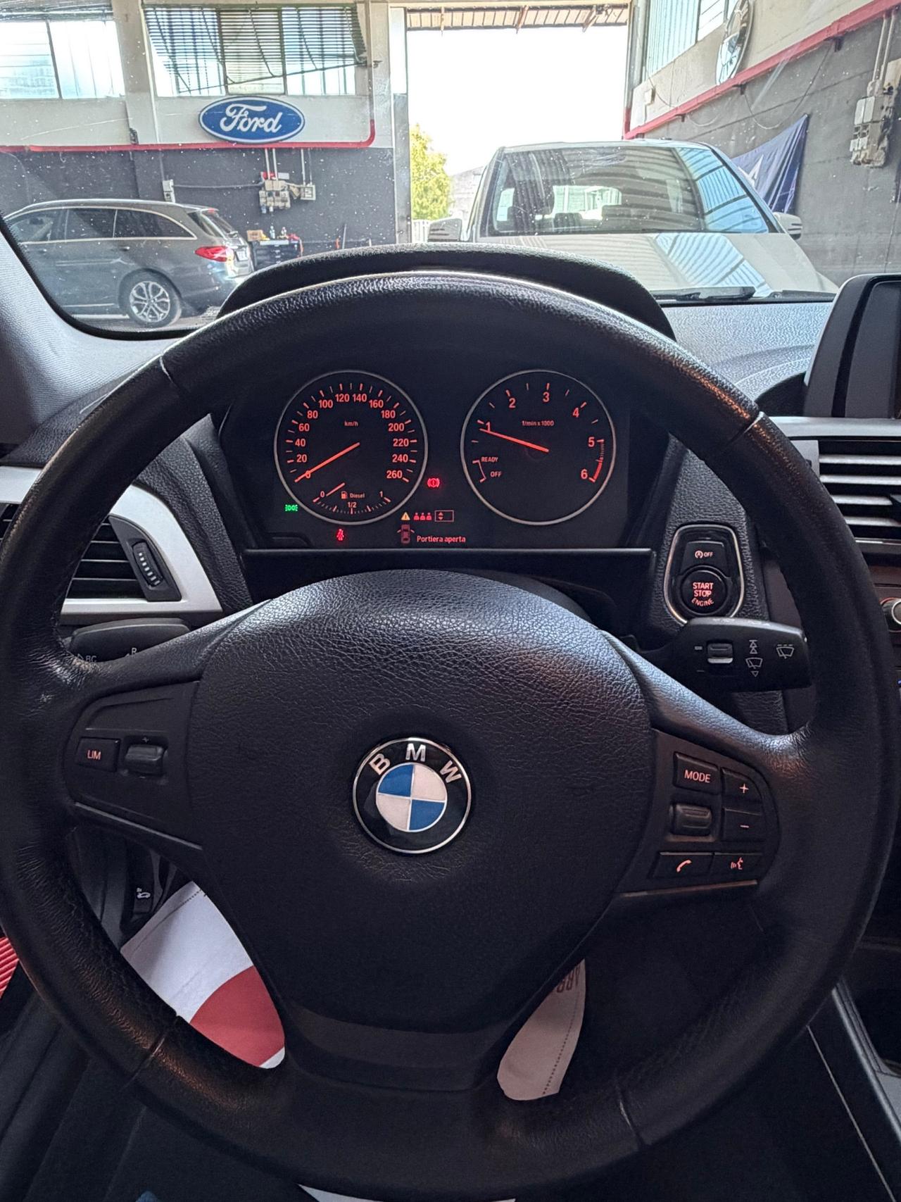 Bmw 118 118d 5p. Urban