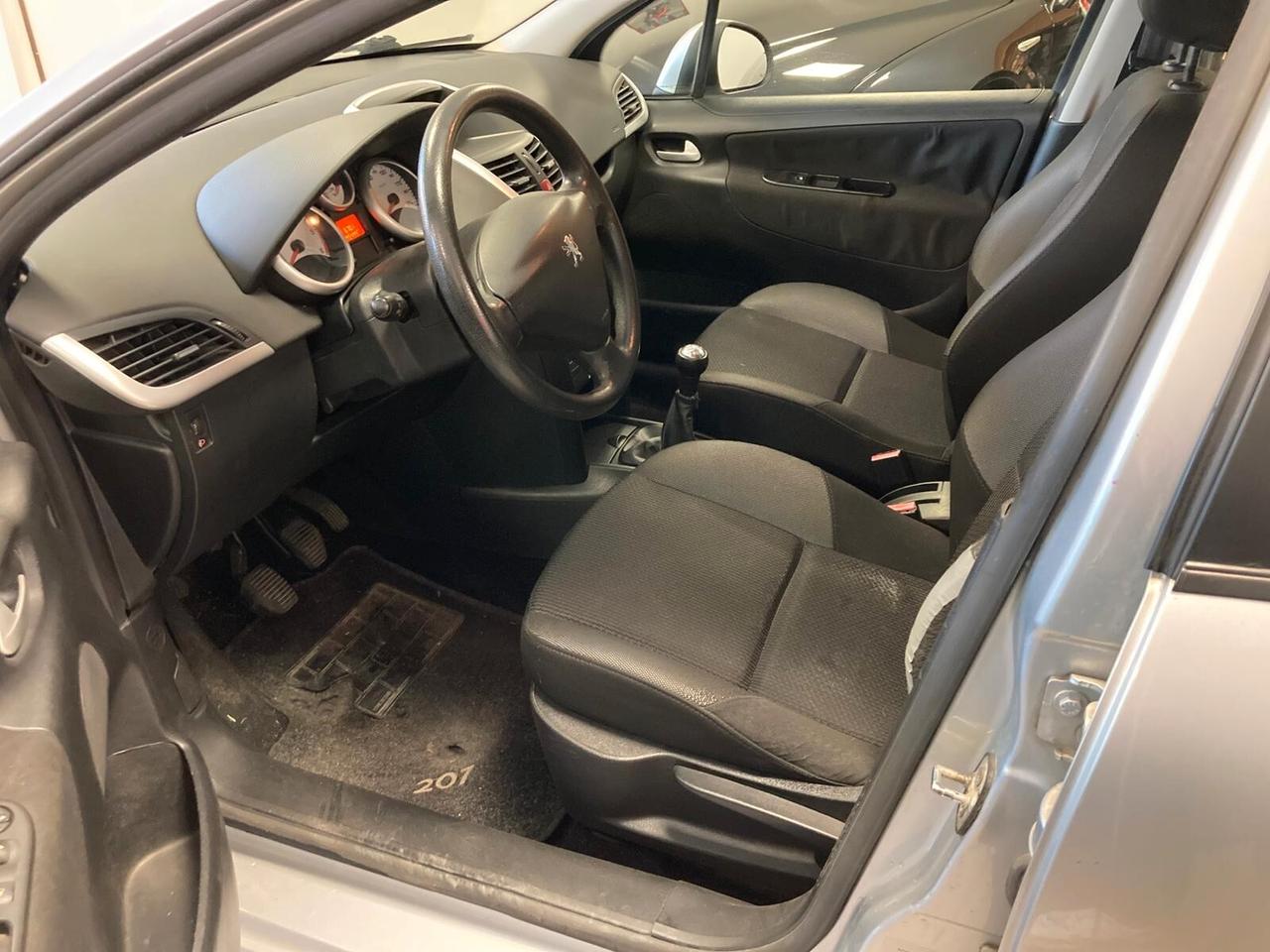 Peugeot 207 1.6 8V HDi 93CV SW X Line