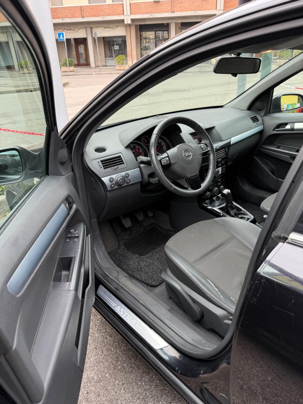 Opel Astra 1.7 CDTI 110CV ecoFLEX 5 porte Enjoy