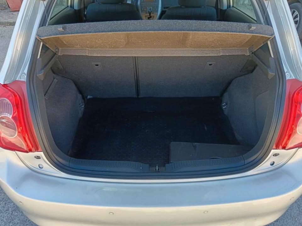Toyota Auris 1.4 D-4D M-MT 5 porte Sol MY'08