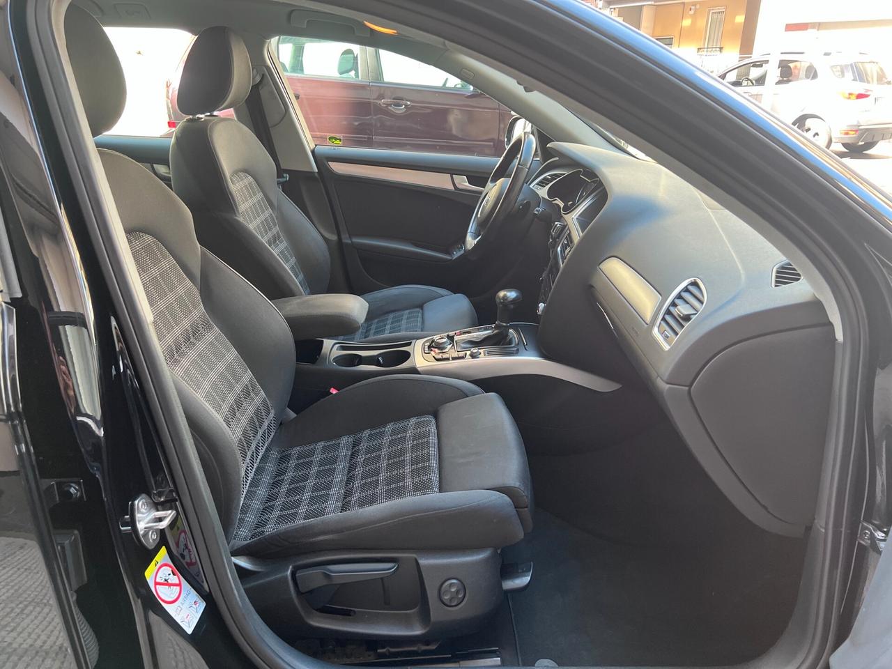 Audi A4 Avant 2.0 tdi Advanced 150cv multitronic LED/NAVI/PDC