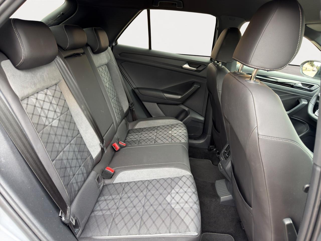 Volkswagen T-Roc 2.0 TDI 150 CV DSG R-Line - 2023