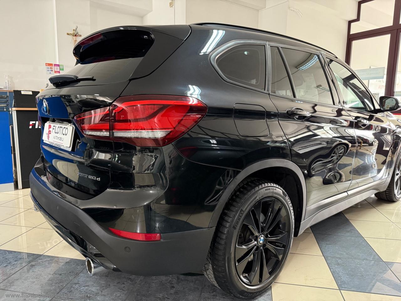 BMW X1 xDrive20d Business Advantage TETTO PANORAMICO - LED