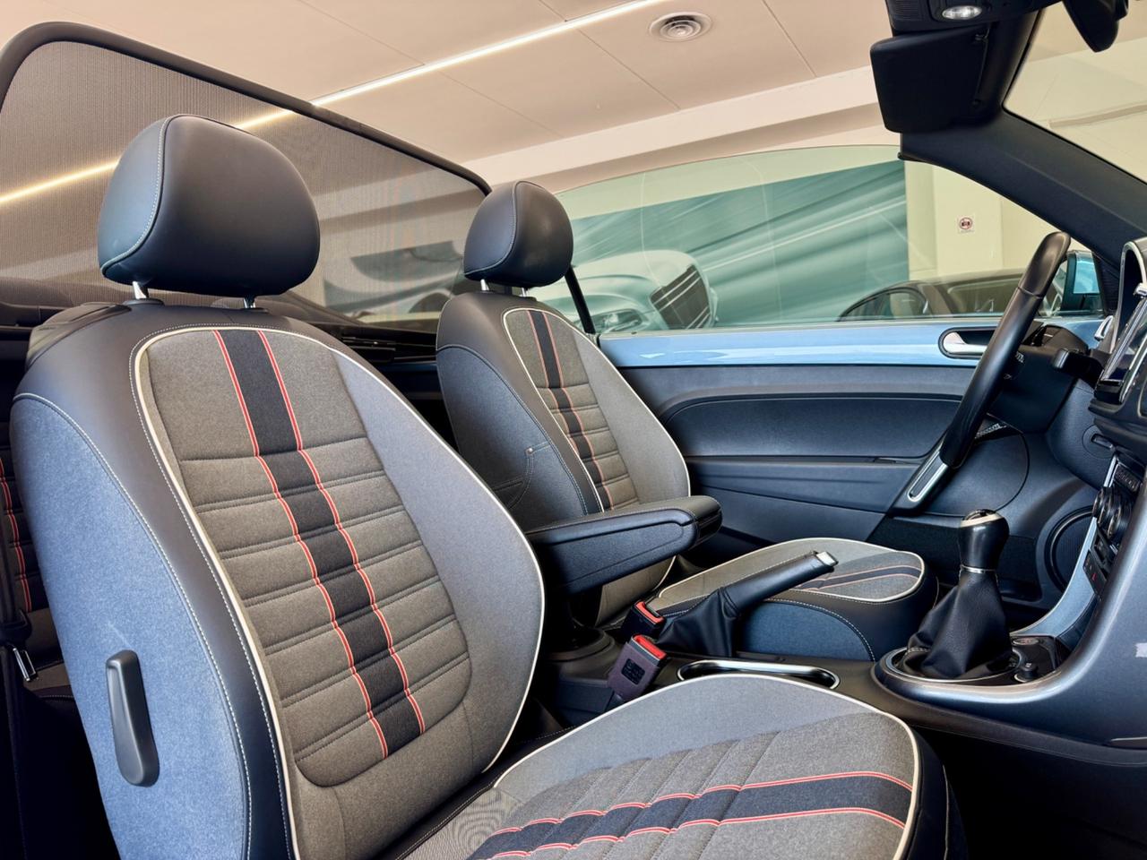 Volkswagen Maggiolino Cabrio DENIM EDITION 29.000 KM