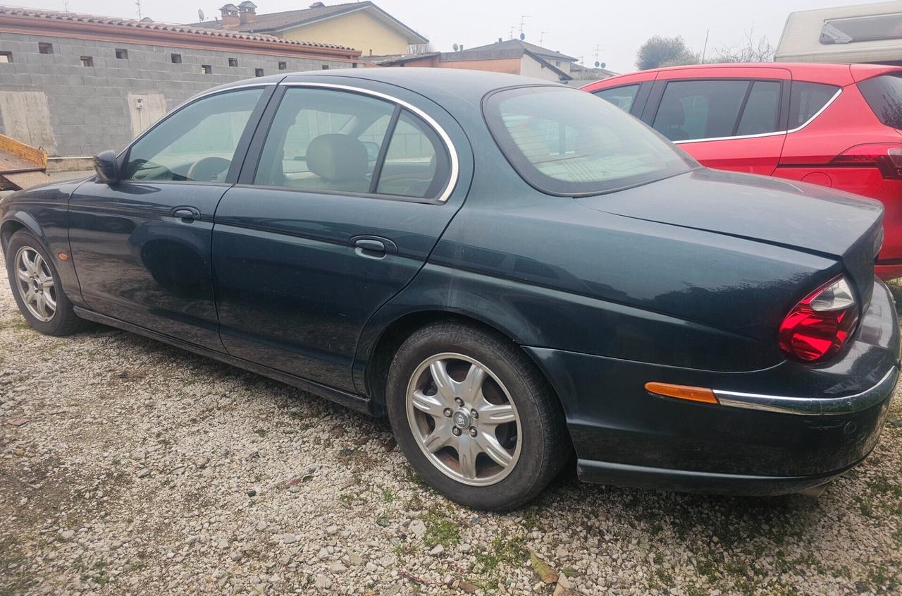 Jaguar S-Type 3.0 V6 LEGGERE BENE