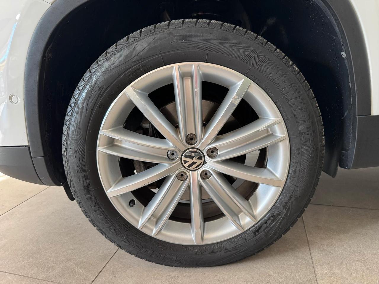Volkswagen Tiguan / 2.0cc 140 CV / Diesel / Tetto /119000 km