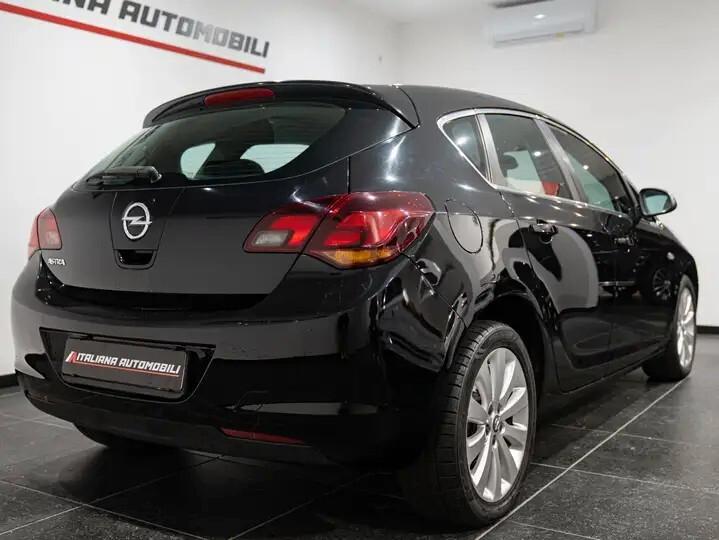 Opel Astra 1.6 115CV 5 porte Cosmo