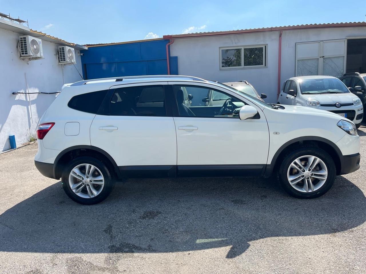 Nissan qashqai 1.5 dci -7 Posti -Tekna-11/2012