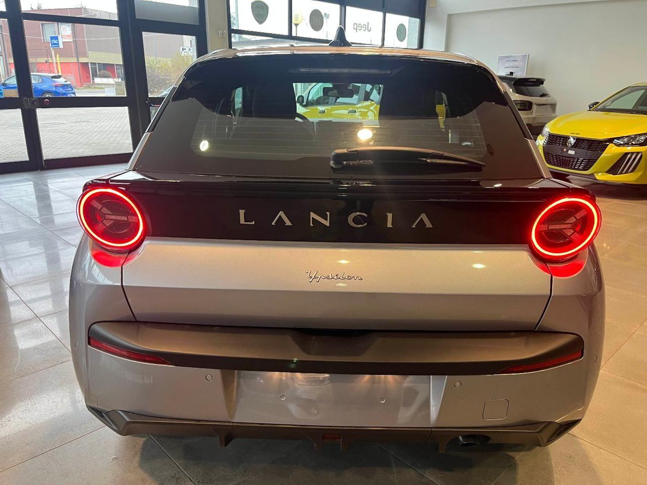 Lancia Ypsilon Hybrid e-DCT/PREZZO REALE/VARI COLORI