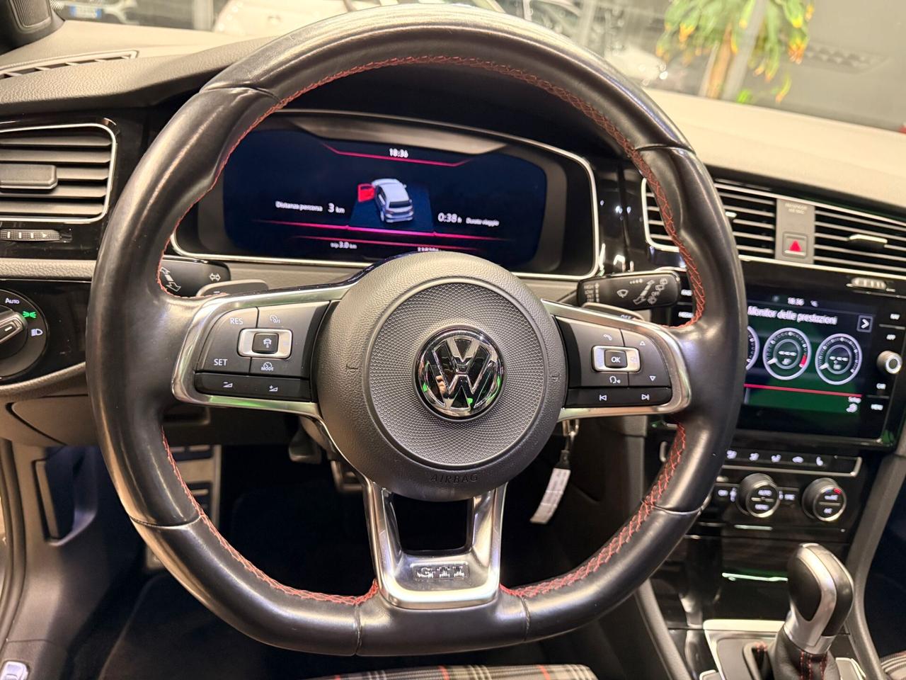 Volkswagen Golf GTI PERFORMANCE TSI 230CV DSG