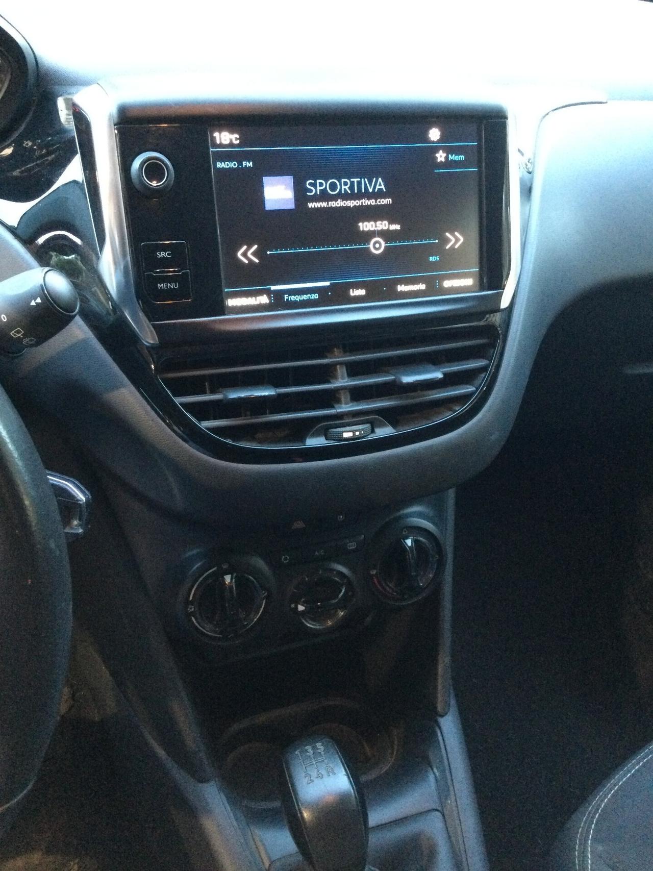 Peugeot 208 PureTech 82 3 porte Allure