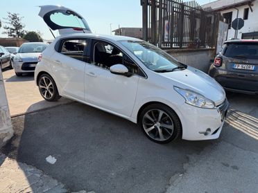 Peugeot 208 1.6 e-HDi 115 CV Stop&Start 5 porte Allure