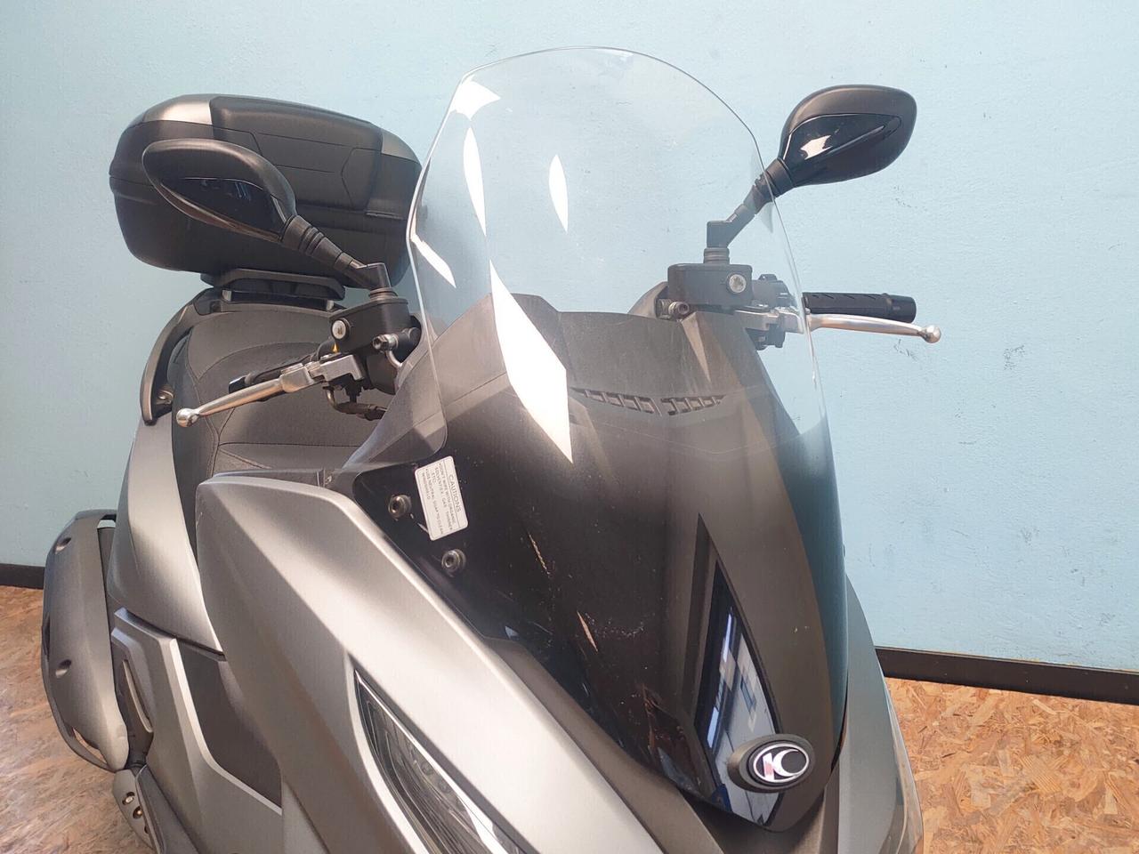 Kymco X-Town 300 I con ABS e bauletto in tinta