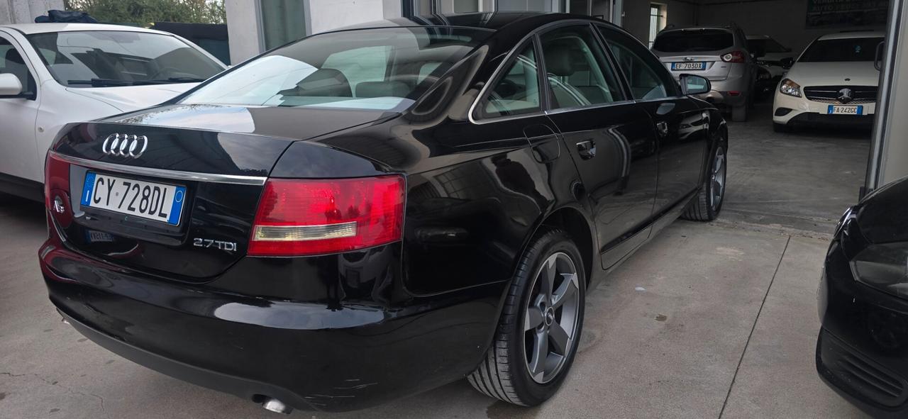 Audi A6 2.7 V6 TDI cambiò manuale berlina nera