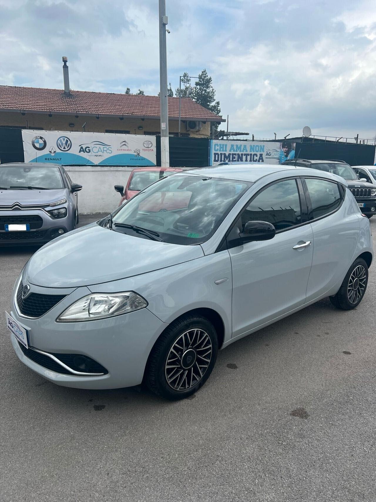 Lancia Ypsilon 1.2 69 CV 5 porte S&S Platinum