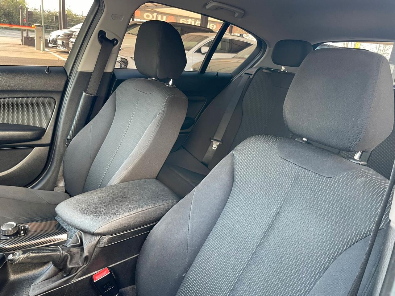 Bmw 116 116d 5p. Unique