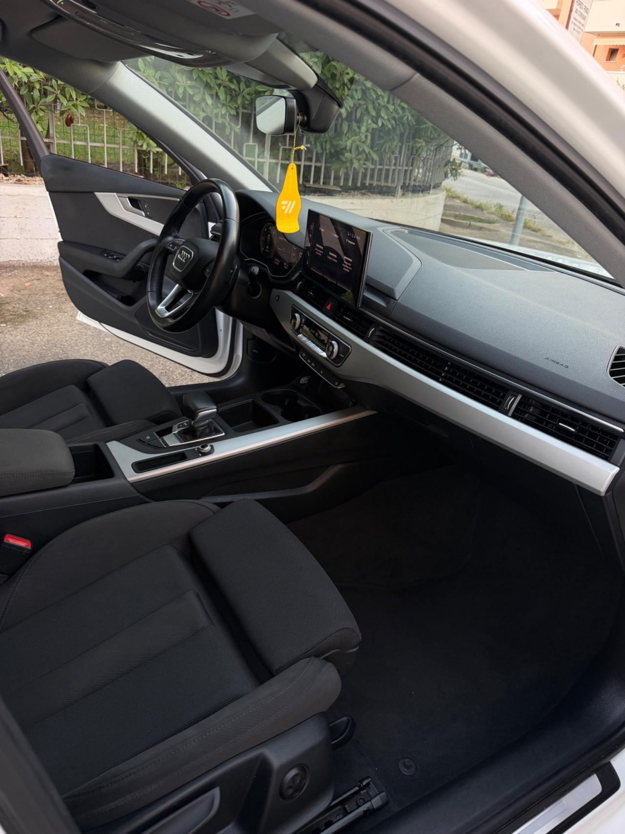 Audi A4 Avant Mild-Hybrid 35 TDI/163 CV S-line Edition