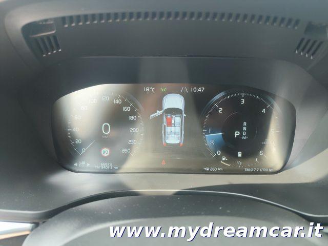 VOLVO XC60 B4 (d) AWD Geartronic Momentum