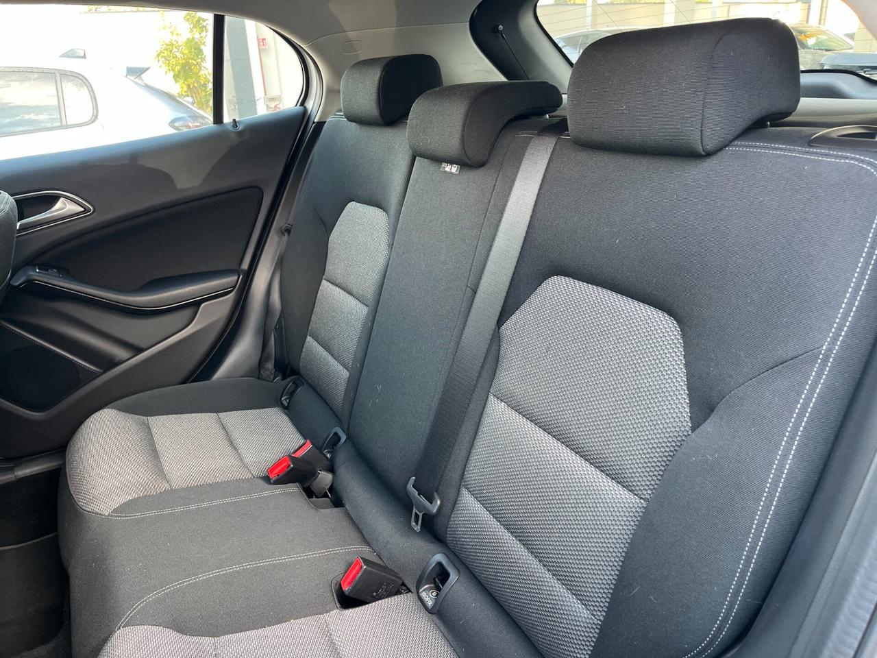 Mercedes-benz GLA 200 d Automatic Business