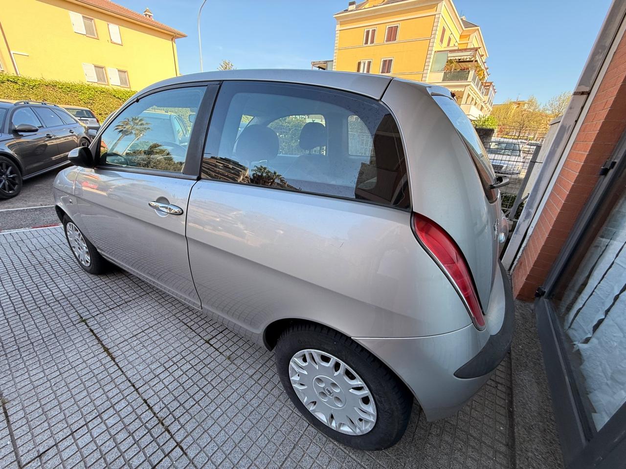Lancia Ypsilon 1.2 16V Argento