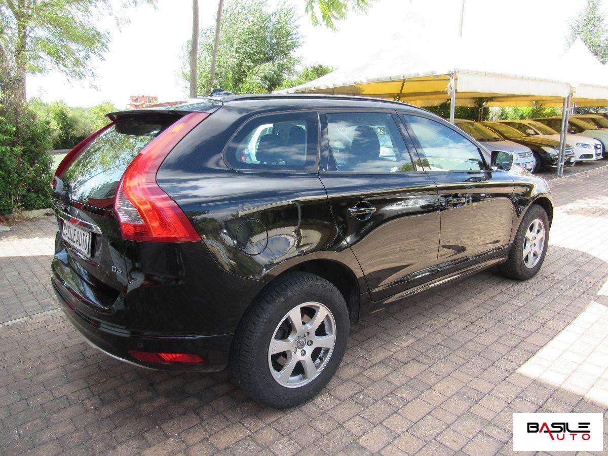 VOLVO - XC60 - D3 R-design Momentum