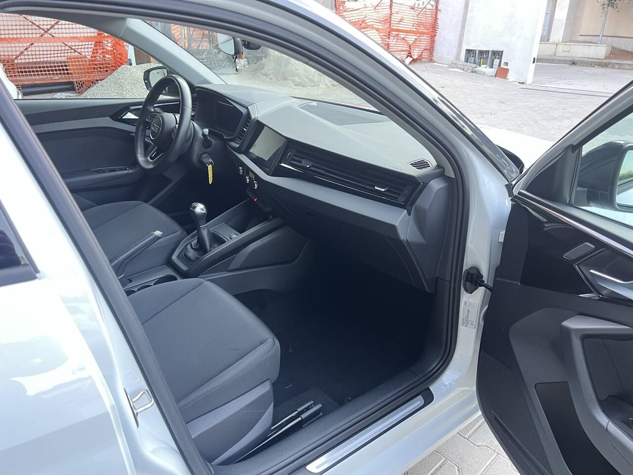 AUDI A1 30TFSI S line edition