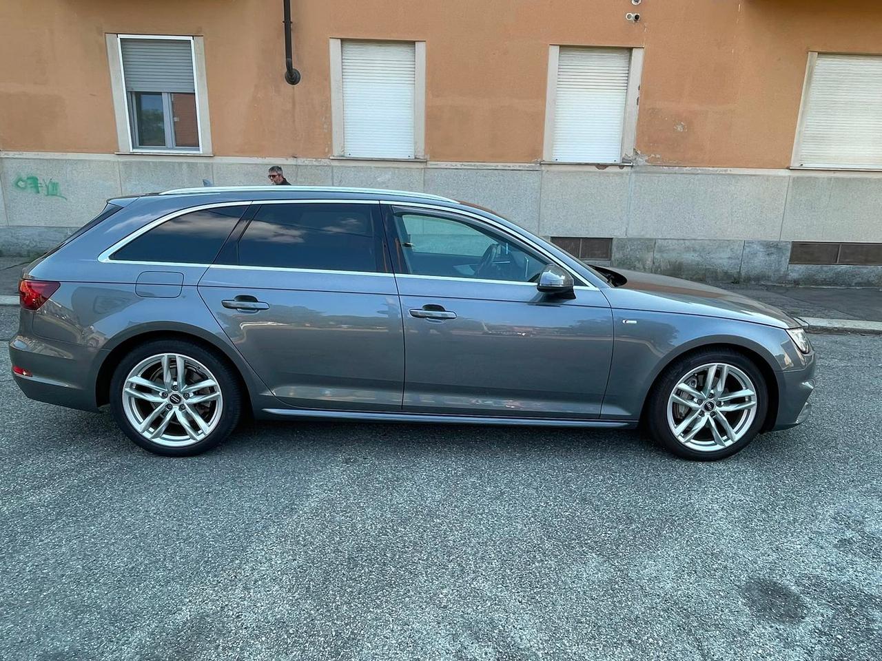 Audi A4 S Line 2.0 TDI ultra #11922