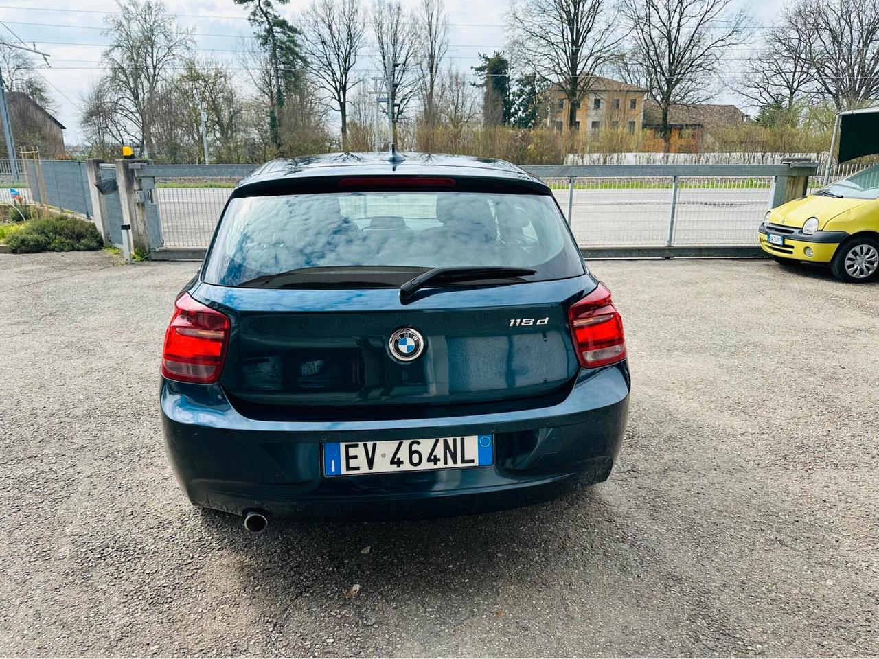 Bmw 118 118d 5p. Unique