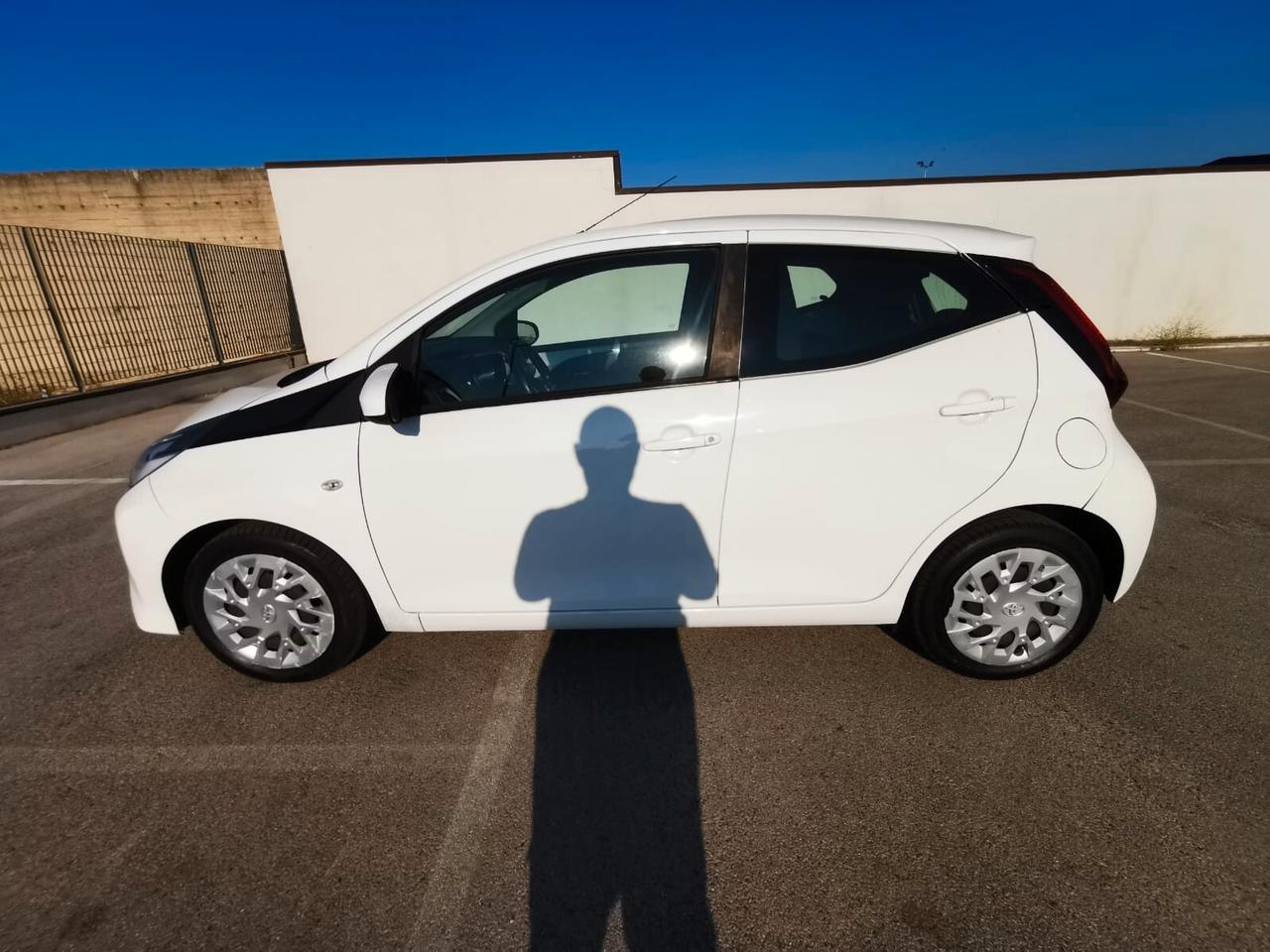 Toyota Aygo Connect 1.0 VVT-i 72CV 5P. x-business MMT