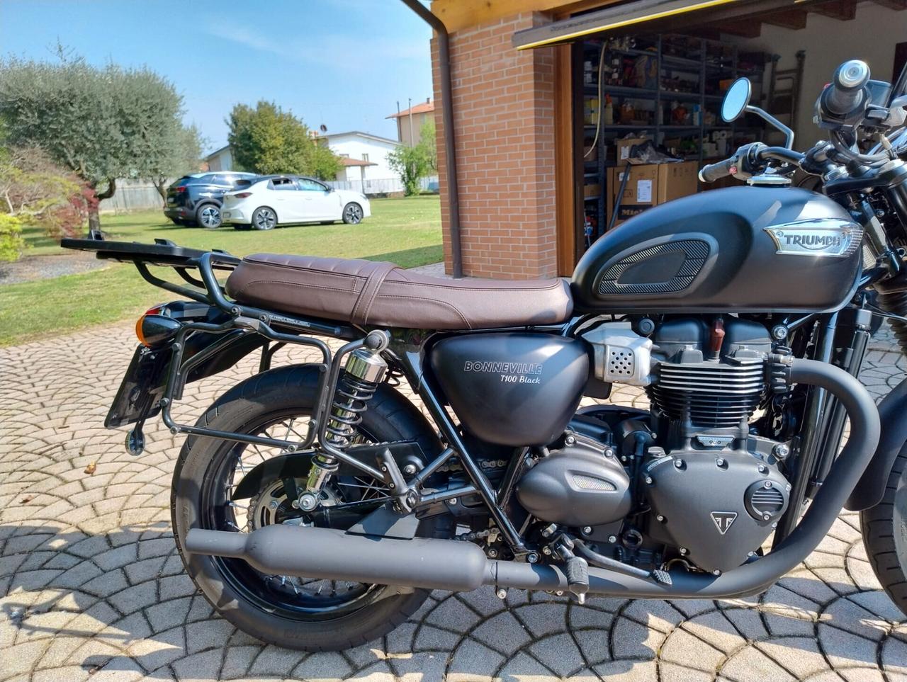 Triumph Bonneville T100 Black Nero opaco